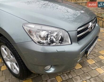 Зелений Тойота РАВ 4, об'ємом двигуна 2 л та пробігом 179 тис. км за 9750 $, фото 5 на Automoto.ua