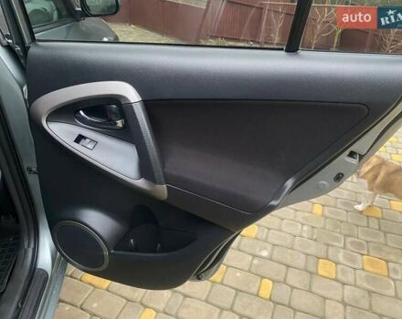 Зелений Тойота РАВ 4, об'ємом двигуна 2 л та пробігом 179 тис. км за 9750 $, фото 38 на Automoto.ua