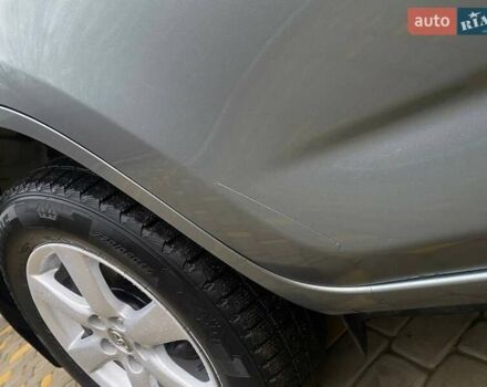 Зелений Тойота РАВ 4, об'ємом двигуна 2 л та пробігом 179 тис. км за 9750 $, фото 30 на Automoto.ua