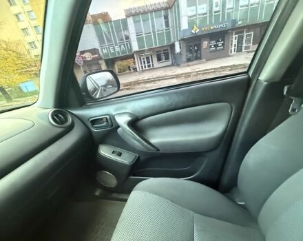 Зеленый Тойота РАВ 4, объемом двигателя 2 л и пробегом 390 тыс. км за 5800 $, фото 5 на Automoto.ua