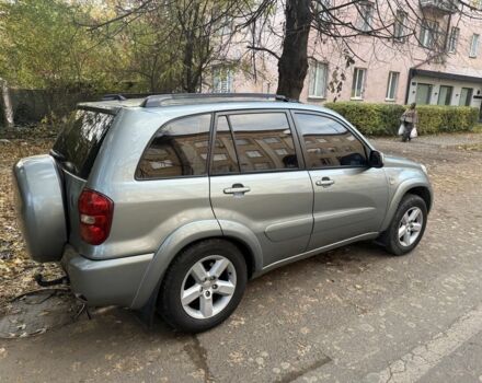 Зеленый Тойота РАВ 4, объемом двигателя 2 л и пробегом 390 тыс. км за 5800 $, фото 1 на Automoto.ua
