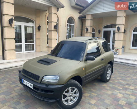 Зелений Тойота РАВ 4, об'ємом двигуна 2 л та пробігом 200 тис. км за 3850 $, фото 1 на Automoto.ua