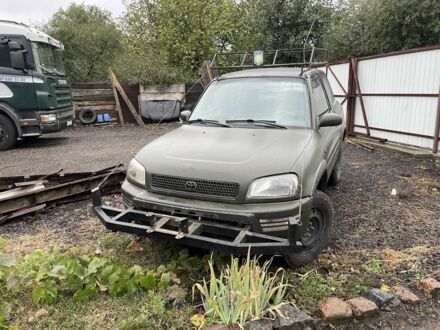 Тойота РАВ 4 1998 в Смеле на Automoto.ua Зеленый Тойота РАВ 4, объемом двигателя 2 л и пробегом 300 тыс. км за 1600 $, фото 1 на Automoto.ua