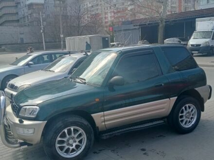 Тойота РАВ 4 1998 в Днепре (Днепропетровске) на Automoto.ua Зеленый Тойота РАВ 4, объемом двигателя 2 л и пробегом 228 тыс. км за 5800 $, фото 1 на Automoto.ua