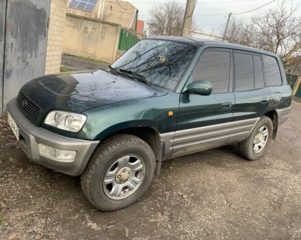Зелений Тойота РАВ 4, об'ємом двигуна 2 л та пробігом 343 тис. км за 4500 $, фото 1 на Automoto.ua