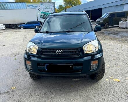 Зеленый Тойота РАВ 4, объемом двигателя 2 л и пробегом 240 тыс. км за 3900 $, фото 1 на Automoto.ua