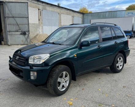 Зеленый Тойота РАВ 4, объемом двигателя 2 л и пробегом 204 тыс. км за 3900 $, фото 1 на Automoto.ua