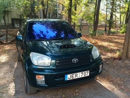 Тойота РАВ 4 2002 в Изюме на Automoto.ua Зеленый Тойота РАВ 4, объемом двигателя 2 л и пробегом 260 тыс. км за 3700 $, фото 1 на Automoto.ua
