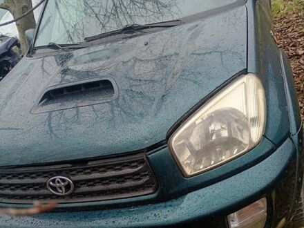 Зеленый Тойота РАВ 4, объемом двигателя 2.2 л и пробегом 550 тыс. км за 2000 $, фото 1 на Automoto.ua