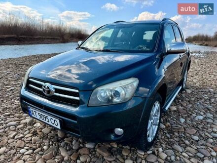 Тойота РАВ 4 2006 у Калуше на Automoto.ua Зелений Тойота РАВ 4, об'ємом двигуна 2.2 л та пробігом 510 тис. км за 7800 $, фото 1 на Automoto.ua