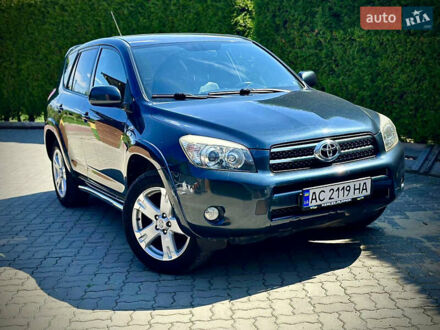 Тойота РАВ 4 2007 у Кропивницькому (Кіровограді) на Automoto.ua Зелений Тойота РАВ 4, об'ємом двигуна 2.2 л та пробігом 223 тис. км за 8499 $, фото 1 на Automoto.ua