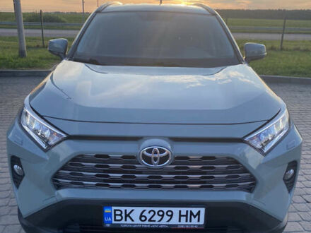 Тойота РАВ 4 2019 у Радивилове на Automoto.ua Зелений Тойота РАВ 4, об'ємом двигуна 1.99 л та пробігом 42 тис. км за 28500 $, фото 1 на Automoto.ua