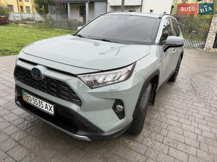 Тойота РАВ 4 2021 в Тернополе на Automoto.ua Зеленый Тойота РАВ 4, объемом двигателя 2.49 л и пробегом 89 тыс. км за 34850 $, фото 1 на Automoto.ua