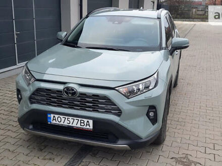 Тойота РАВ 4 2022 у Ужгороді на Automoto.ua Зелений Тойота РАВ 4, об'ємом двигуна 2 л та пробігом 39 тис. км за 34999 $, фото 1 на Automoto.ua