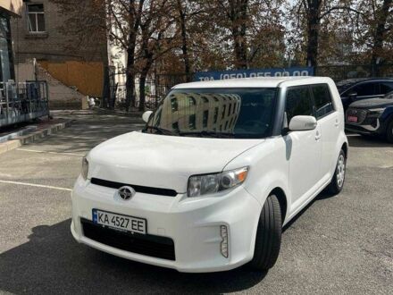 Белый Тойота Сцион, объемом двигателя 2.4 л и пробегом 164 тыс. км за 8000 $, фото 1 на Automoto.ua