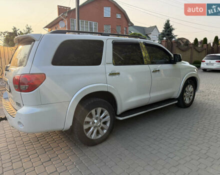Белый Тойота Секвойя, объемом двигателя 5.7 л и пробегом 313 тыс. км за 17500 $, фото 8 на Automoto.ua