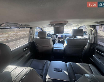 Белый Тойота Секвойя, объемом двигателя 5.7 л и пробегом 200 тыс. км за 21000 $, фото 18 на Automoto.ua