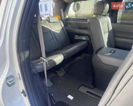 Белый Тойота Секвойя, объемом двигателя 5.7 л и пробегом 200 тыс. км за 21000 $, фото 22 на Automoto.ua