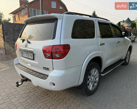 Белый Тойота Секвойя, объемом двигателя 5.7 л и пробегом 313 тыс. км за 17500 $, фото 7 на Automoto.ua