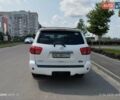 Белый Тойота Секвойя, объемом двигателя 5.7 л и пробегом 250 тыс. км за 24500 $, фото 4 на Automoto.ua