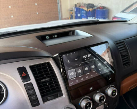 Білий Тойота Секвойя, об'ємом двигуна 5.7 л та пробігом 257 тис. км за 21999 $, фото 14 на Automoto.ua