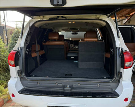 Білий Тойота Секвойя, об'ємом двигуна 5.7 л та пробігом 257 тис. км за 21999 $, фото 44 на Automoto.ua