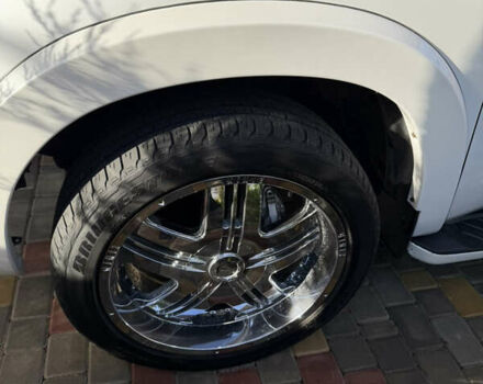 Білий Тойота Секвойя, об'ємом двигуна 5.7 л та пробігом 257 тис. км за 21999 $, фото 10 на Automoto.ua