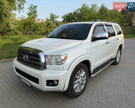 Белый Тойота Секвойя, объемом двигателя 5.7 л и пробегом 313 тыс. км за 17500 $, фото 2 на Automoto.ua
