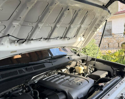 Білий Тойота Секвойя, об'ємом двигуна 5.7 л та пробігом 257 тис. км за 21999 $, фото 40 на Automoto.ua