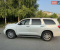 Белый Тойота Секвойя, объемом двигателя 5.7 л и пробегом 313 тыс. км за 17500 $, фото 4 на Automoto.ua