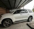 Белый Тойота Секвойя, объемом двигателя 5.7 л и пробегом 205 тыс. км за 22000 $, фото 6 на Automoto.ua