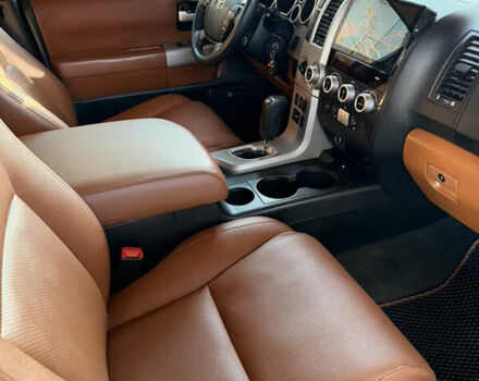 Білий Тойота Секвойя, об'ємом двигуна 5.7 л та пробігом 257 тис. км за 21999 $, фото 37 на Automoto.ua