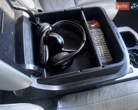 Белый Тойота Секвойя, объемом двигателя 5.7 л и пробегом 200 тыс. км за 21000 $, фото 19 на Automoto.ua