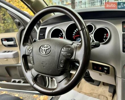 Тойота Секвойя 2008 в Киеве на Automoto.ua Белый Тойота Секвойя, объемом двигателя 5.7 л и пробегом 195 тыс. км за 19990 $, фото 35 на Automoto.ua