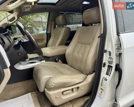 Тойота Секвойя 2008 в Киеве на Automoto.ua Белый Тойота Секвойя, объемом двигателя 5.7 л и пробегом 195 тыс. км за 19990 $, фото 16 на Automoto.ua