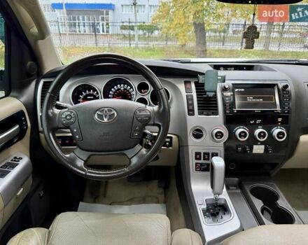 Тойота Секвойя 2008 в Киеве на Automoto.ua Белый Тойота Секвойя, объемом двигателя 5.7 л и пробегом 195 тыс. км за 19990 $, фото 28 на Automoto.ua