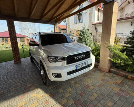 Білий Тойота Секвойя, об'ємом двигуна 5.7 л та пробігом 257 тис. км за 21999 $, фото 5 на Automoto.ua