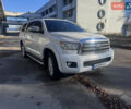 Белый Тойота Секвойя, объемом двигателя 5.7 л и пробегом 200 тыс. км за 21000 $, фото 9 на Automoto.ua
