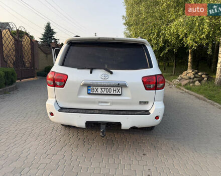 Белый Тойота Секвойя, объемом двигателя 5.7 л и пробегом 313 тыс. км за 17500 $, фото 6 на Automoto.ua