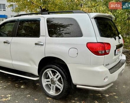 Тойота Секвойя 2008 в Киеве на Automoto.ua Белый Тойота Секвойя, объемом двигателя 5.7 л и пробегом 195 тыс. км за 19990 $, фото 9 на Automoto.ua