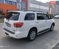 Белый Тойота Секвойя, объемом двигателя 5.7 л и пробегом 250 тыс. км за 24500 $, фото 6 на Automoto.ua