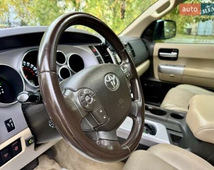 Тойота Секвойя 2008 в Киеве на Automoto.ua Белый Тойота Секвойя, объемом двигателя 5.7 л и пробегом 195 тыс. км за 19990 $, фото 32 на Automoto.ua