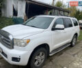 Белый Тойота Секвойя, объемом двигателя 5.7 л и пробегом 338 тыс. км за 21000 $, фото 1 на Automoto.ua