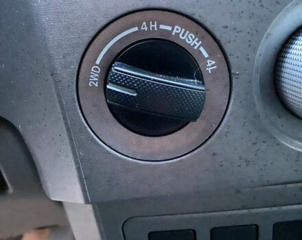 Белый Тойота Секвойя, объемом двигателя 5.7 л и пробегом 338 тыс. км за 21000 $, фото 15 на Automoto.ua