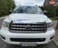 Белый Тойота Секвойя, объемом двигателя 5.7 л и пробегом 341 тыс. км за 24999 $, фото 1 на Automoto.ua