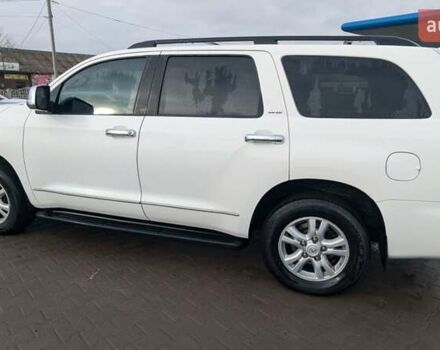 Белый Тойота Секвойя, объемом двигателя 4.66 л и пробегом 183 тыс. км за 25500 $, фото 5 на Automoto.ua