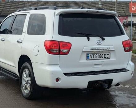 Белый Тойота Секвойя, объемом двигателя 4.66 л и пробегом 183 тыс. км за 25500 $, фото 6 на Automoto.ua