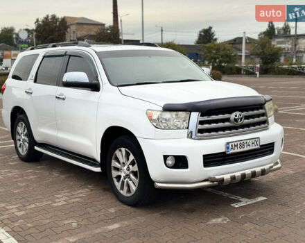 Белый Тойота Секвойя, объемом двигателя 5.7 л и пробегом 278 тыс. км за 20500 $, фото 1 на Automoto.ua