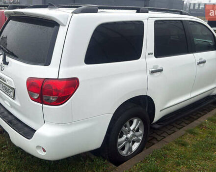 Белый Тойота Секвойя, объемом двигателя 4.66 л и пробегом 285 тыс. км за 24900 $, фото 1 на Automoto.ua