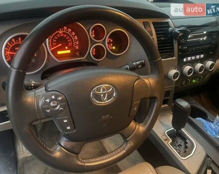 Белый Тойота Секвойя, объемом двигателя 4.66 л и пробегом 183 тыс. км за 25500 $, фото 17 на Automoto.ua